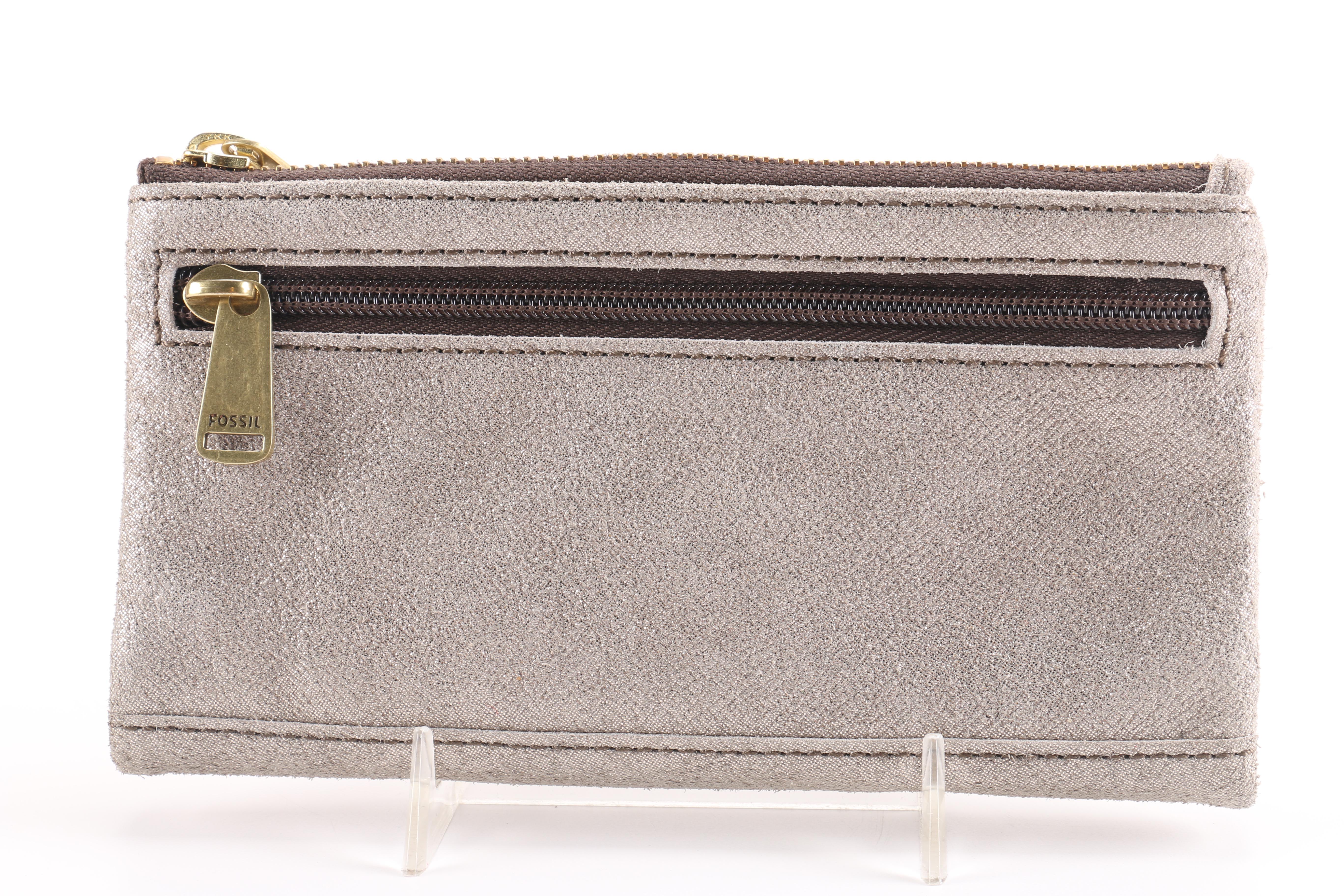 Casual Clutches Including Fossil