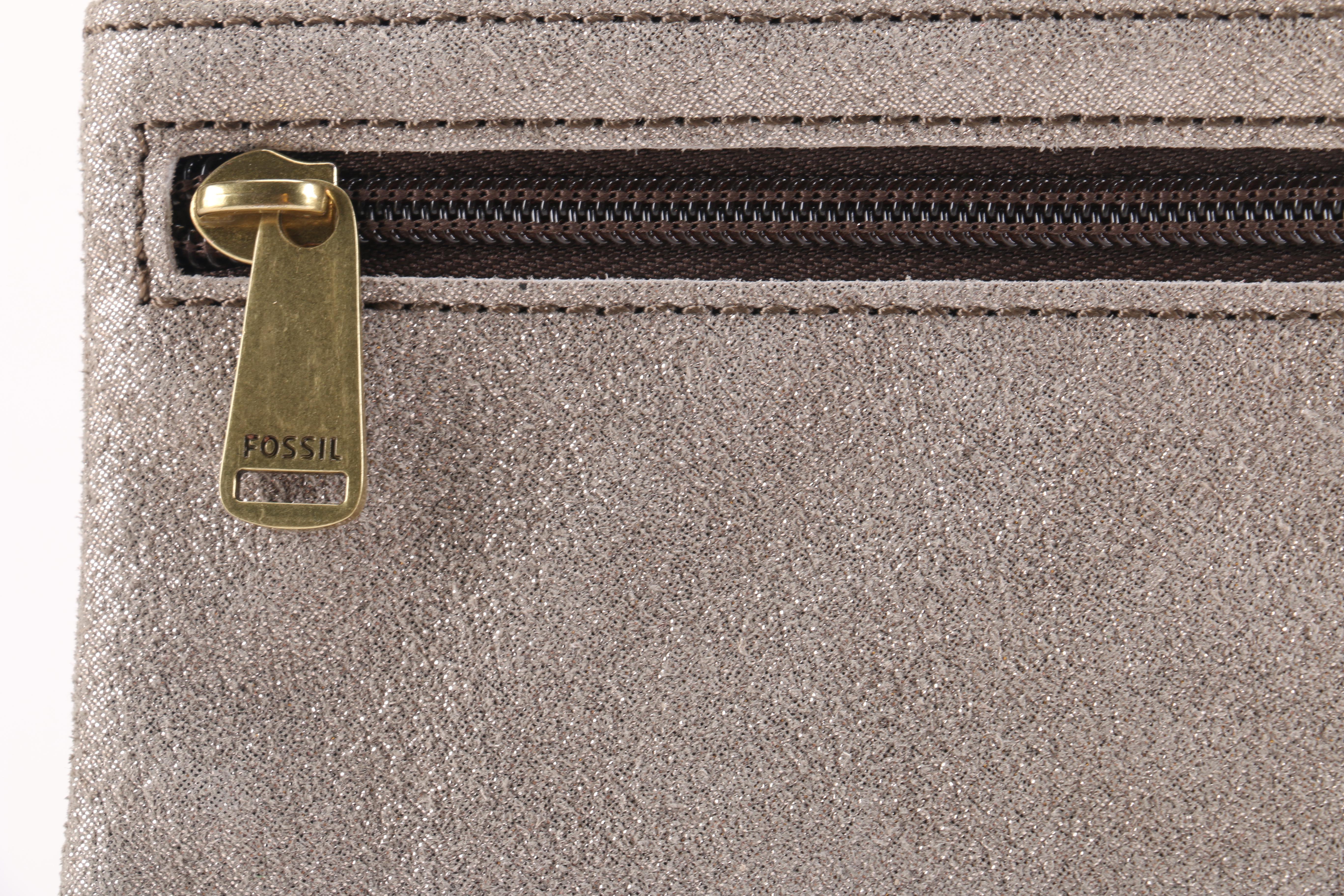 Casual Clutches Including Fossil