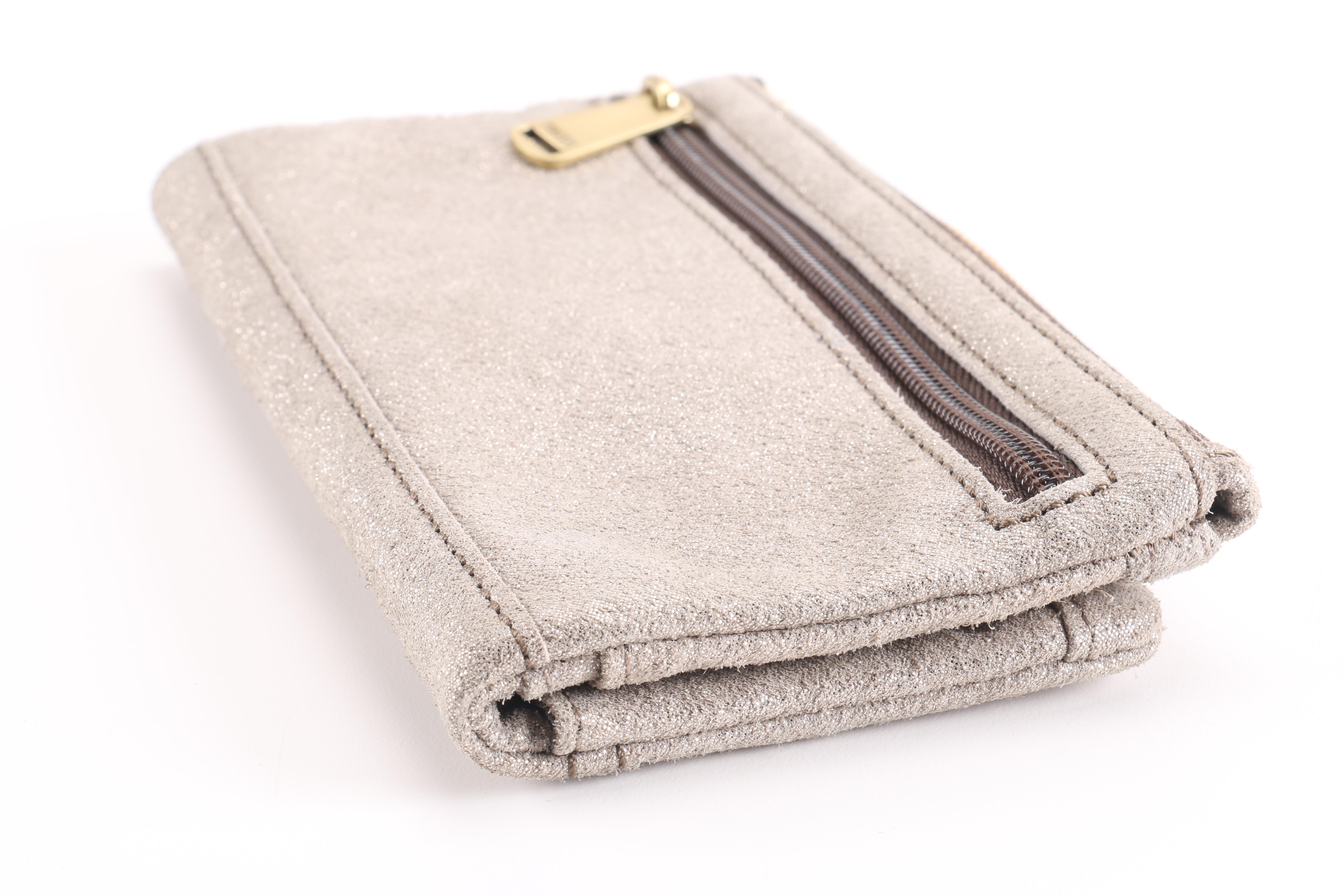 Casual Clutches Including Fossil