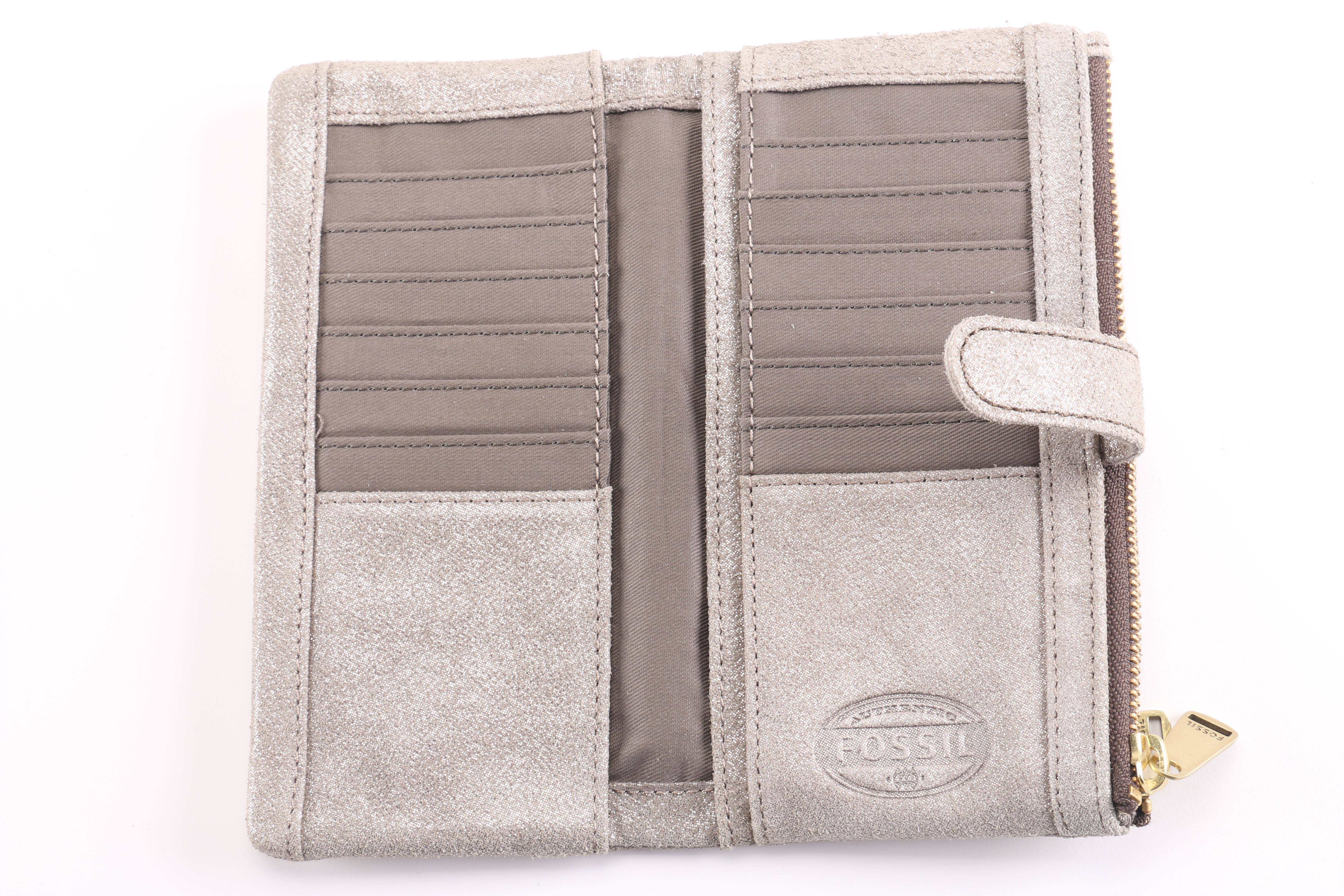 Casual Clutches Including Fossil