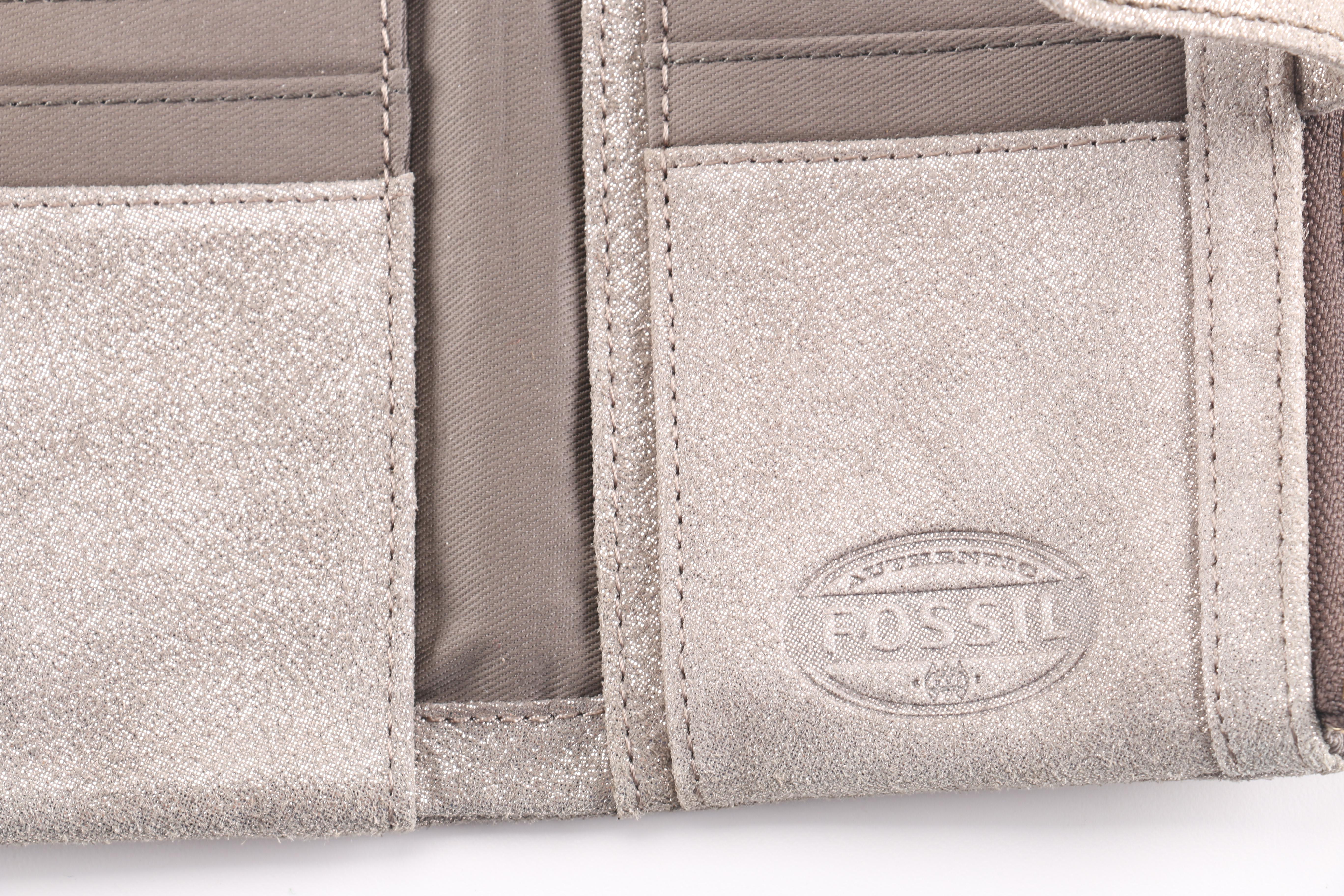 Casual Clutches Including Fossil