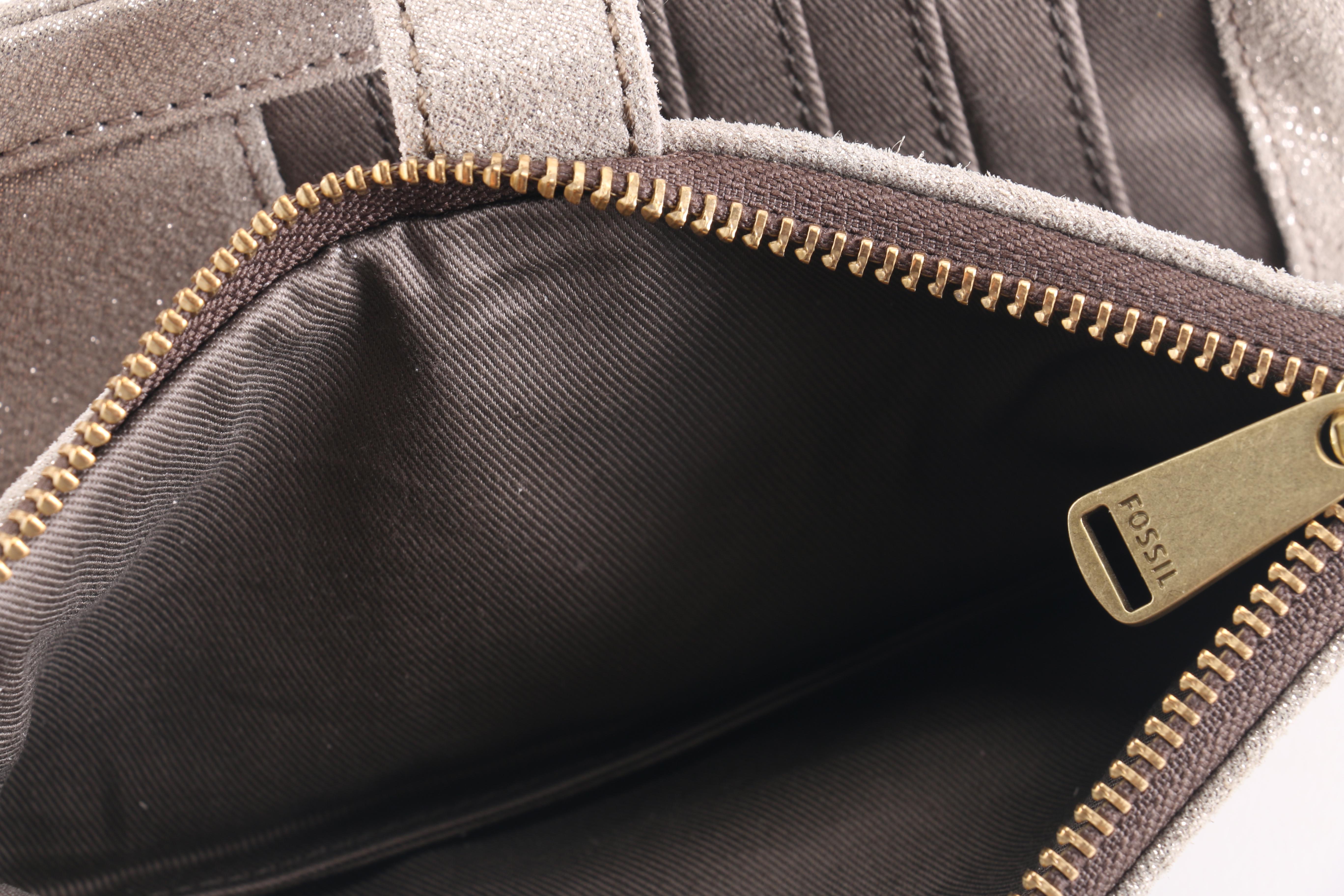 Casual Clutches Including Fossil