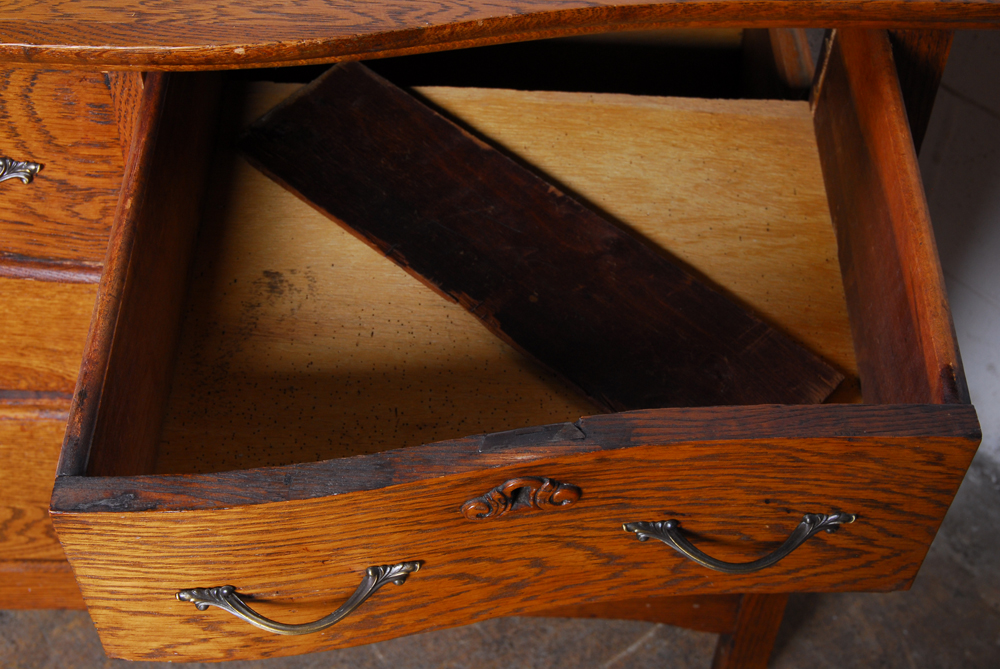 Antique Oak Chest of Drawers