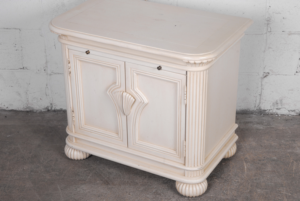 Pair of Bernhardt Nightstands