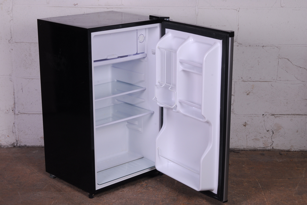 Magic Chef Mini Refrigerator