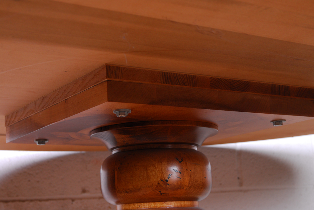 "Tommy Bahama" Pineapple Motif Round Wood Table by Lexington