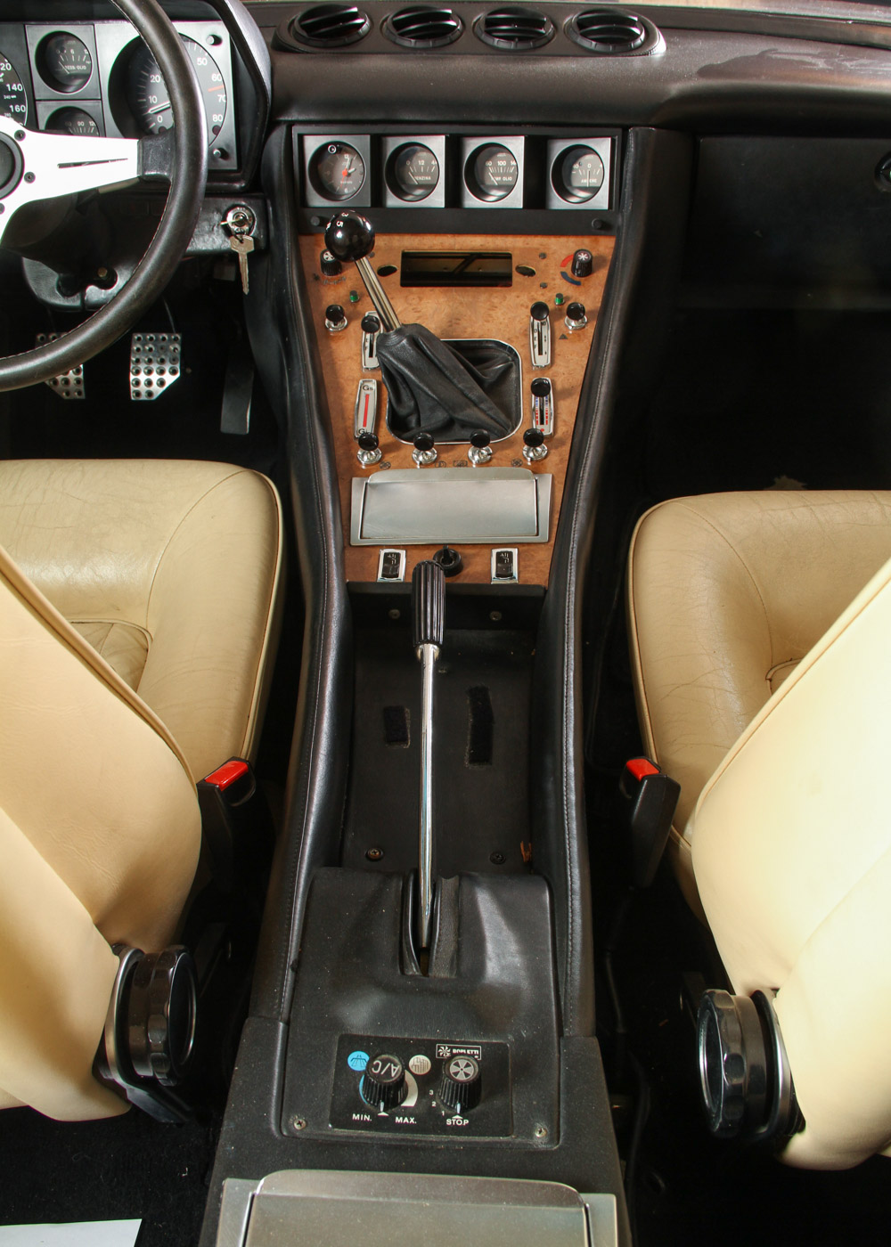 1981 Ferrari 400i 2+2 Coupe