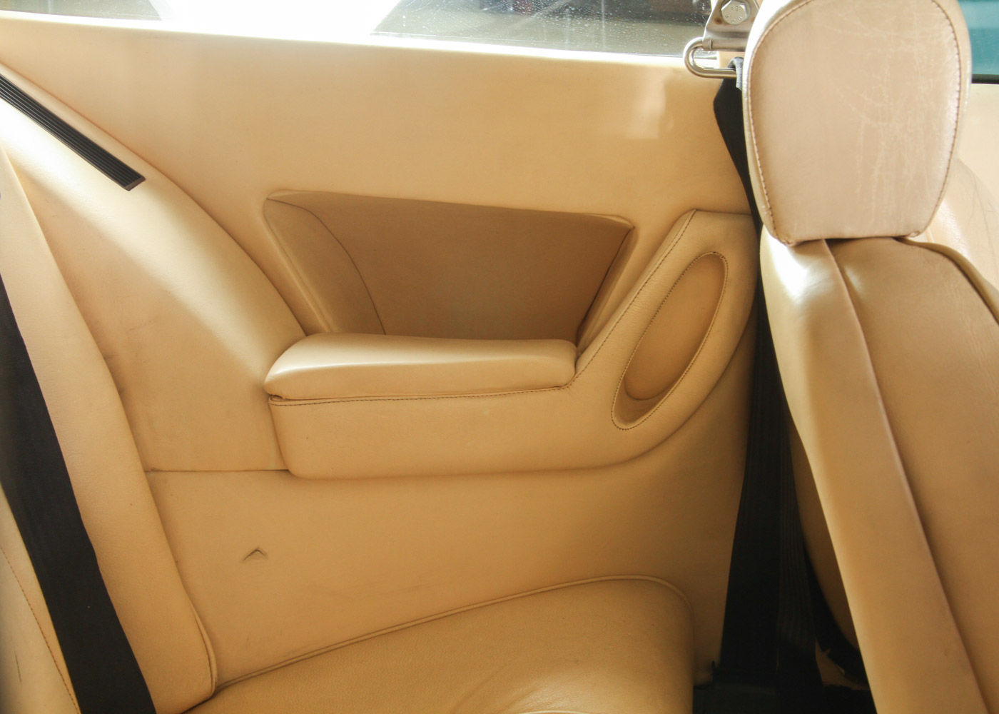 1981 Ferrari 400i 2+2 Coupe