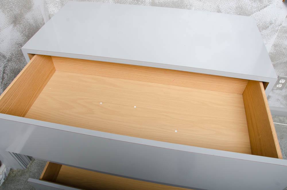 Light Gray Laminate Three-Drawer Chests