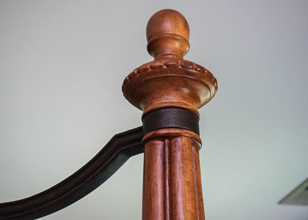 Four Poster King Size Bed Frame by Thomasville with Bedding