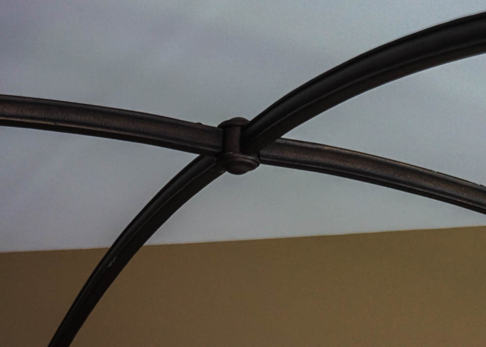 Four Poster King Size Bed Frame by Thomasville with Bedding