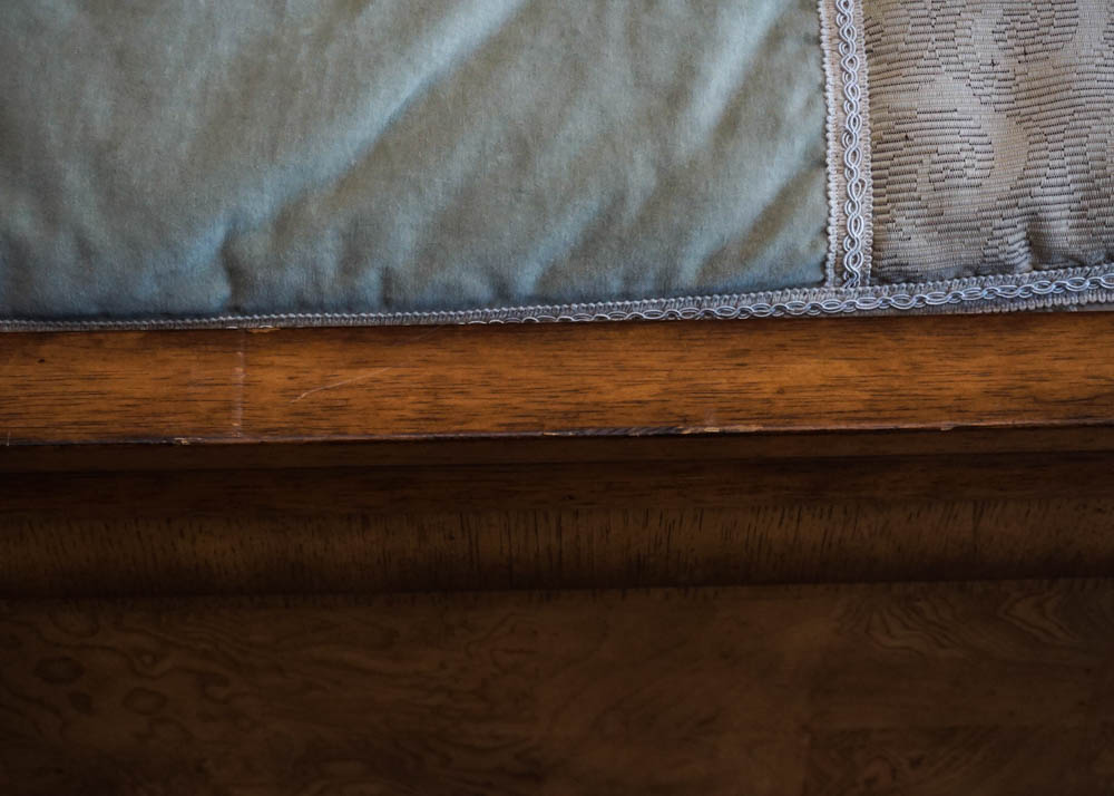 Four Poster King Size Bed Frame by Thomasville with Bedding