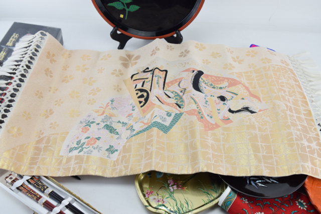 Asian Table and Serving Decor