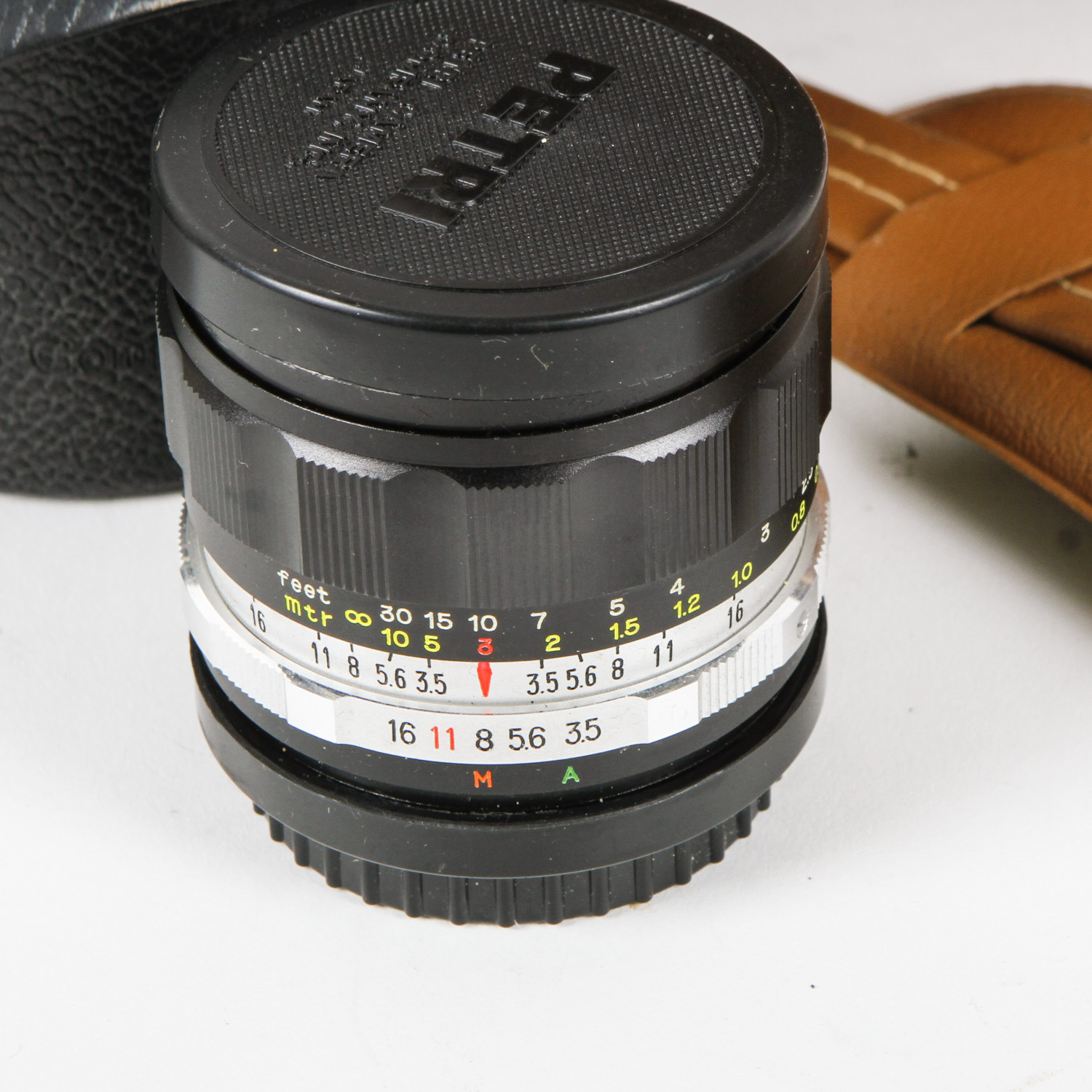 Polaroid Photoelectric Shutter with Vivitar Flash and Camera Accessories