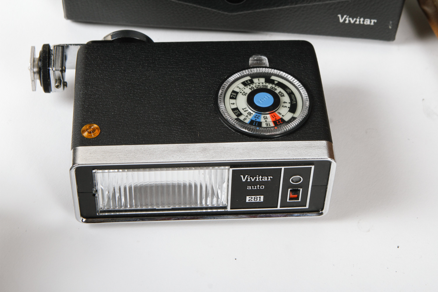 Polaroid Photoelectric Shutter with Vivitar Flash and Camera Accessories