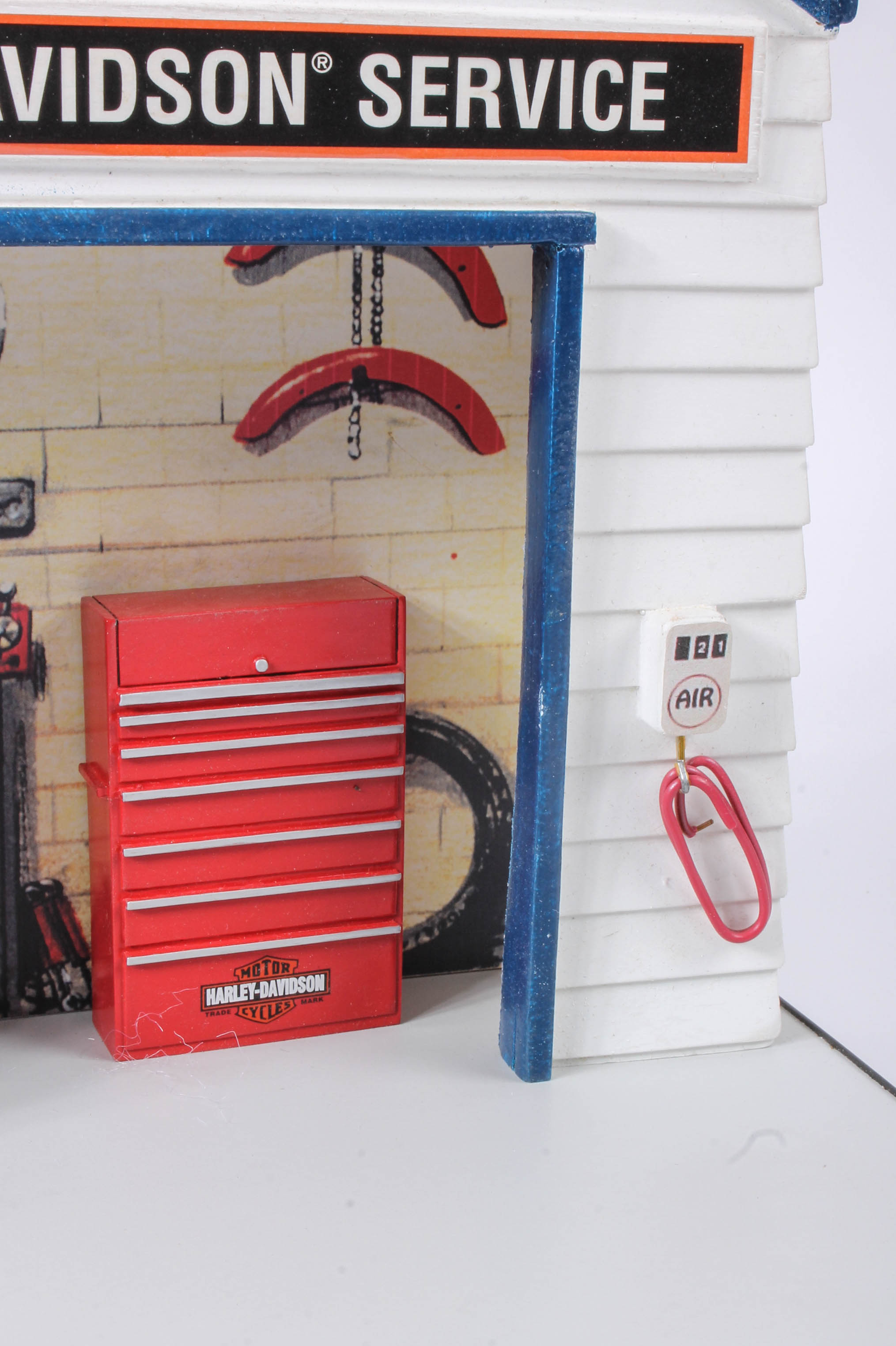 Harley-Davidson Model Service Station Figurine