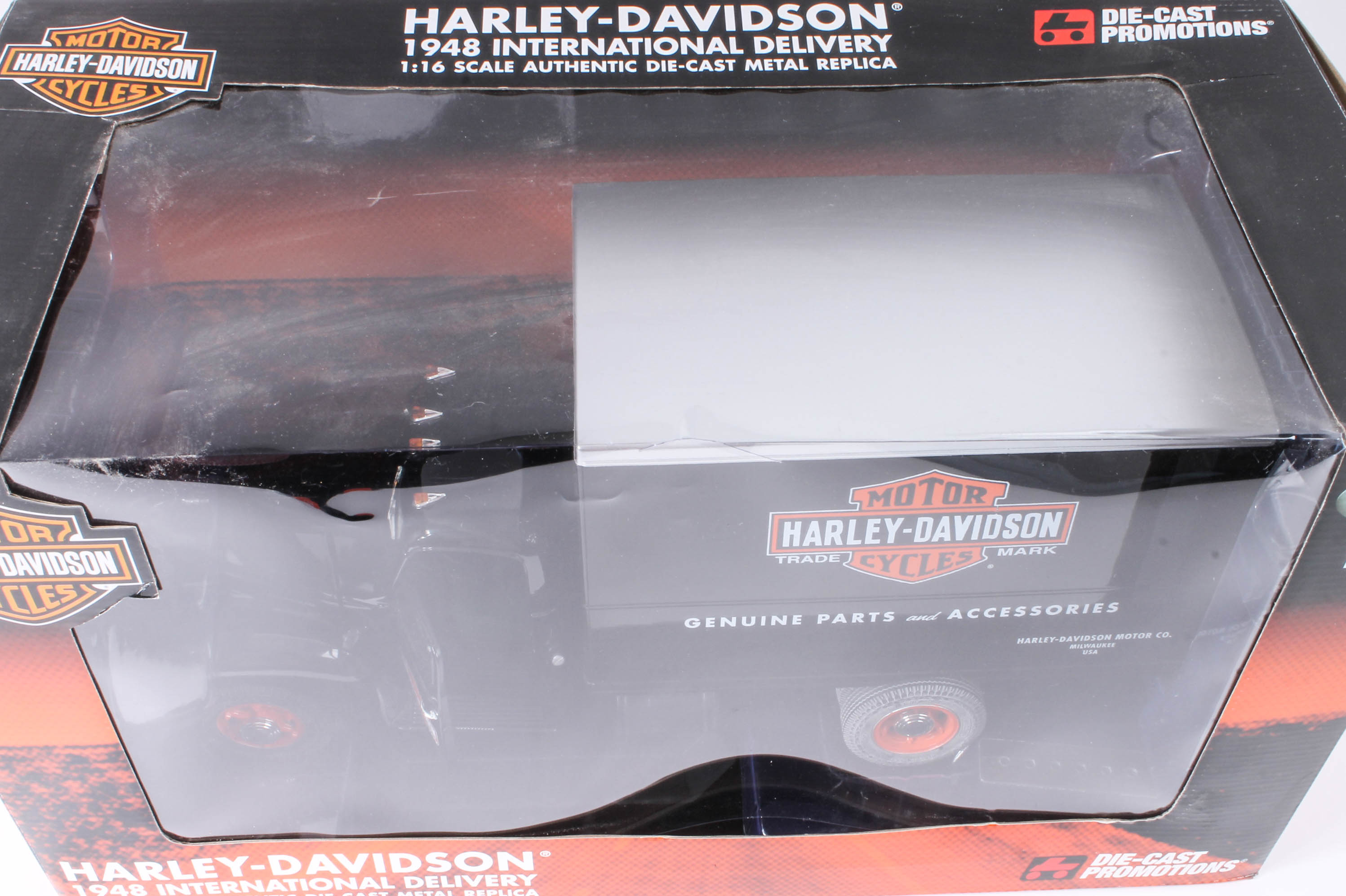 Harley-Davidson 1:16-Scale "1948 International Delivery Truck" Model Truck