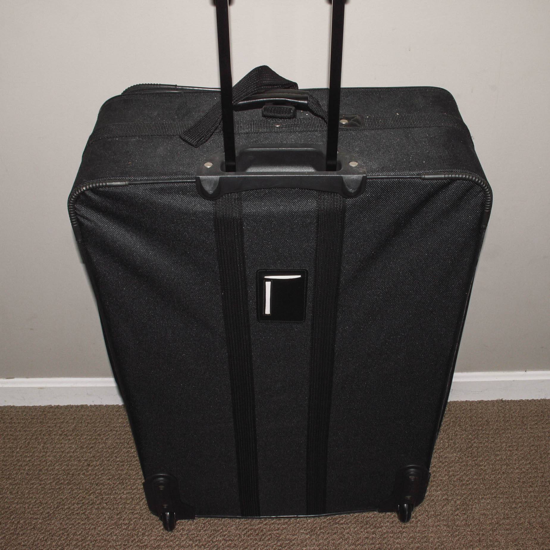 Murray Hill Black Rolling Suitcase