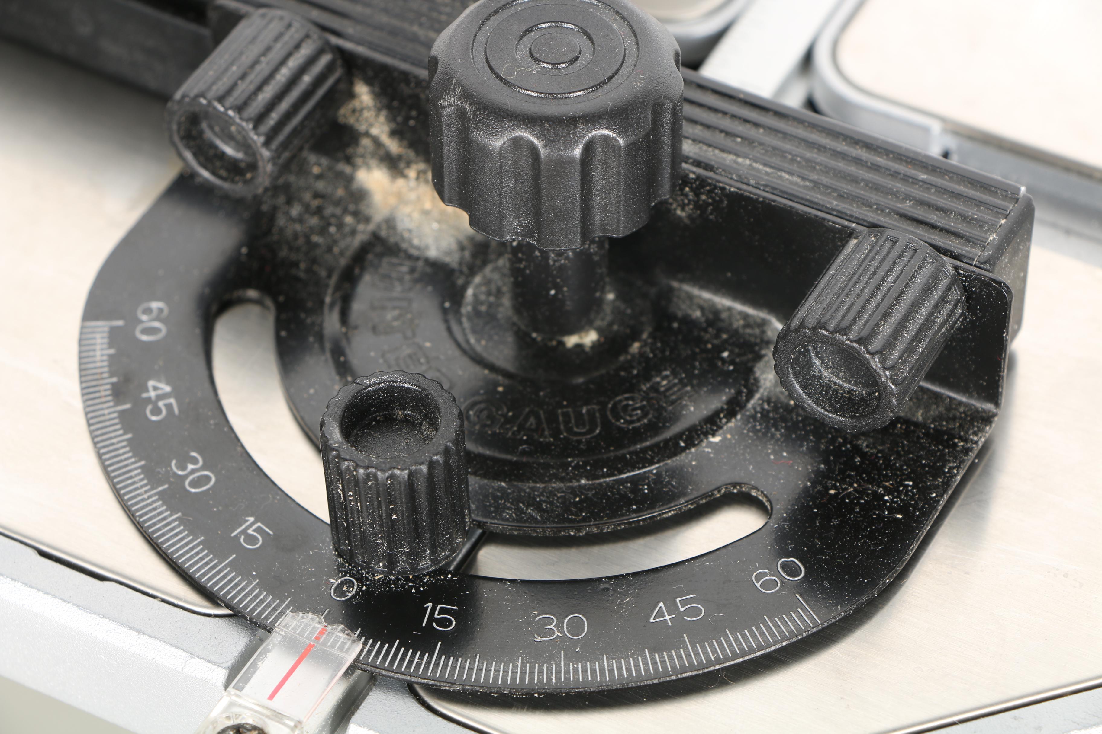 Rockwell BladeRunner Table Saw RK7320 With Wall Mount