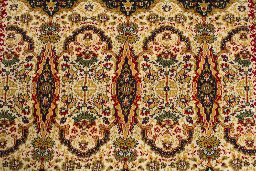 Machine Woven Persian-Style "Vase" Accent Rug