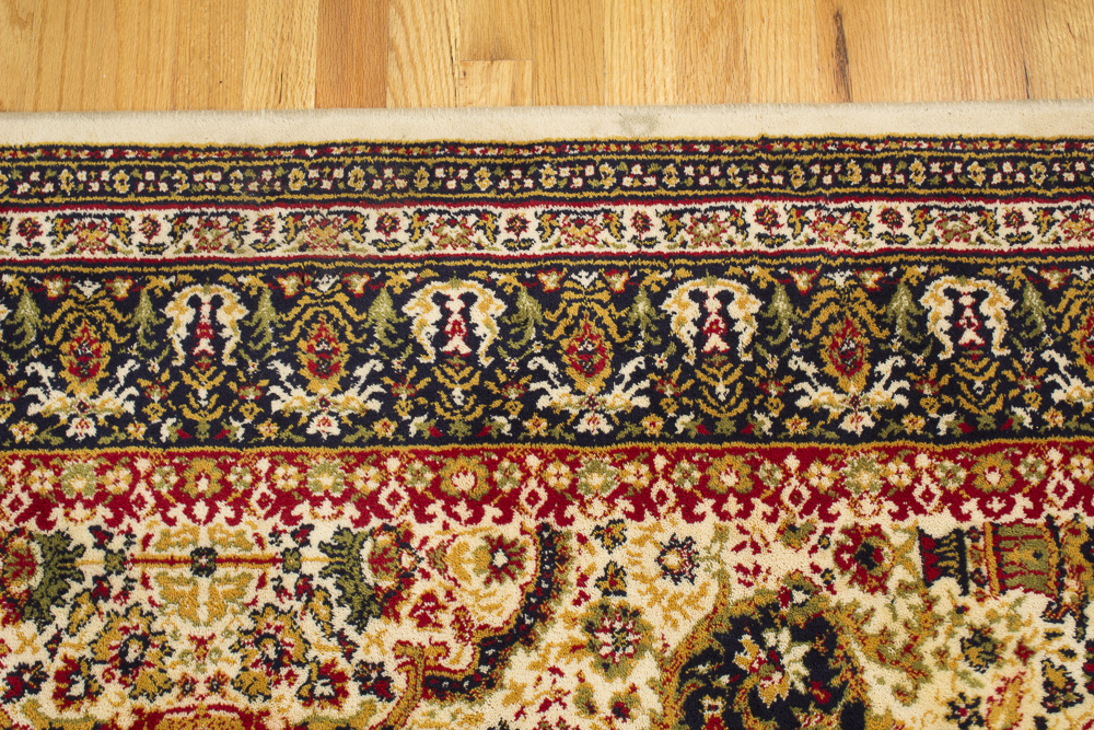 Machine Woven Persian-Style "Vase" Accent Rug