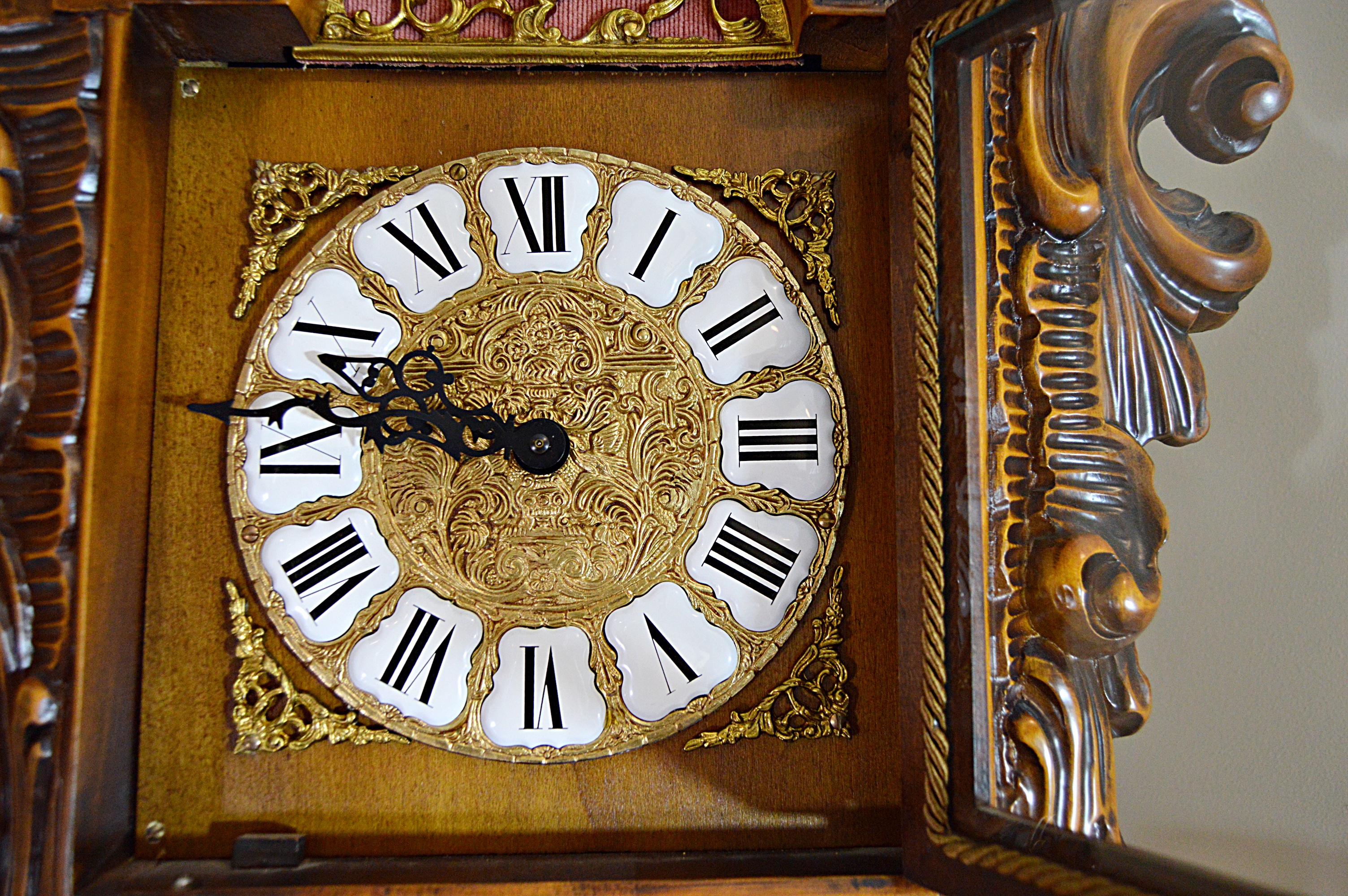 Swiss-Made Grandfather Clock with Westminster Movements