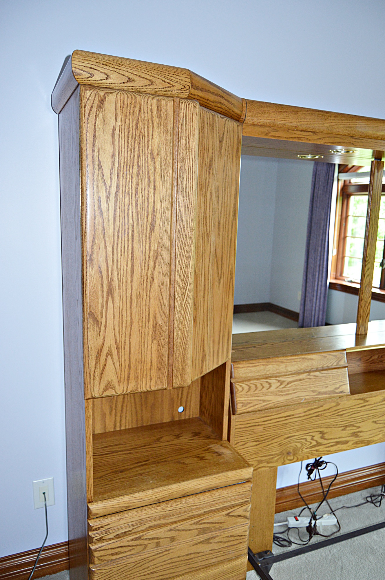 Arbek Oak Queen Bed Ensemble with Pier Cabinets, Light Bridge