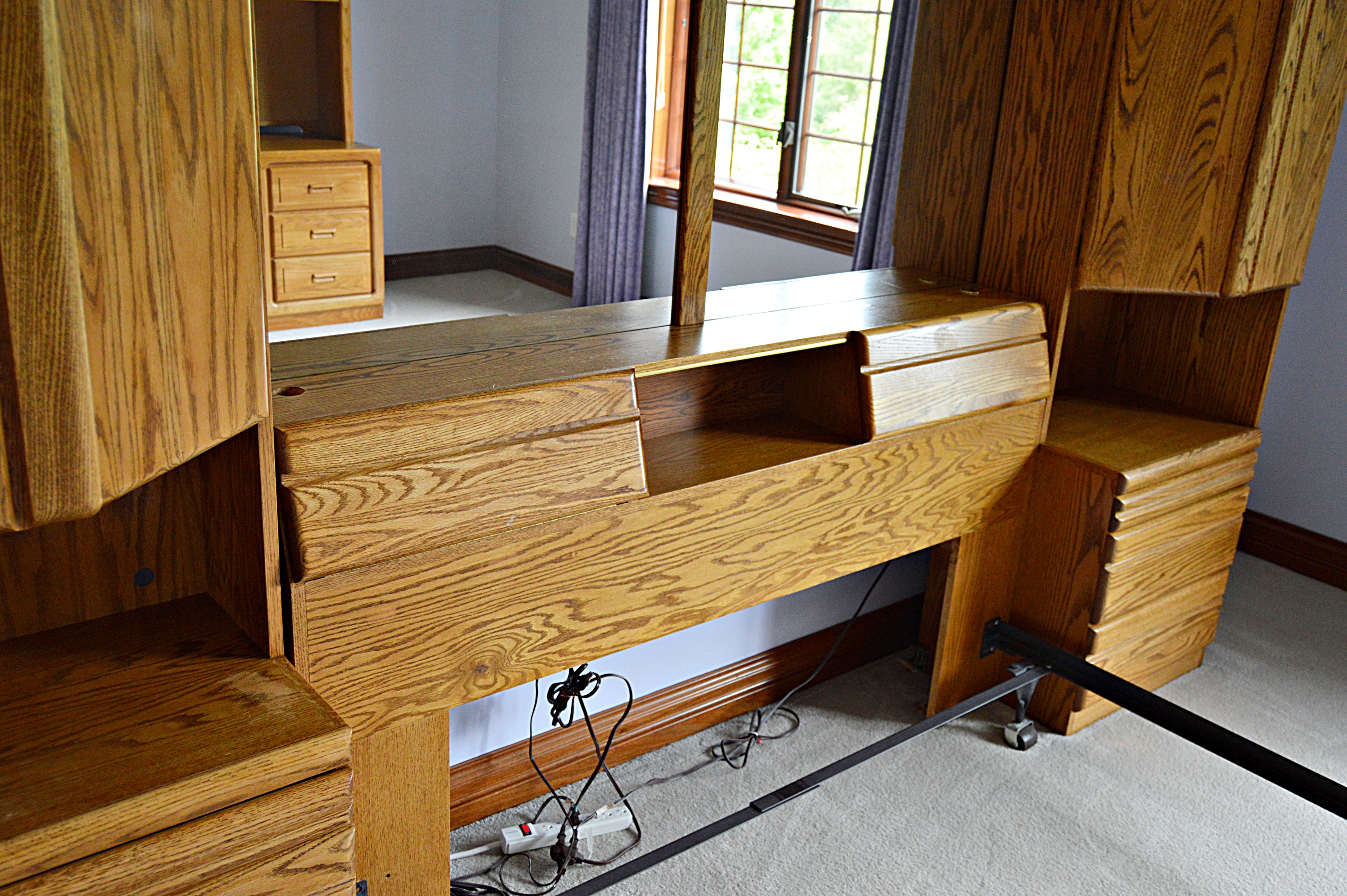 Arbek Oak Queen Bed Ensemble with Pier Cabinets, Light Bridge