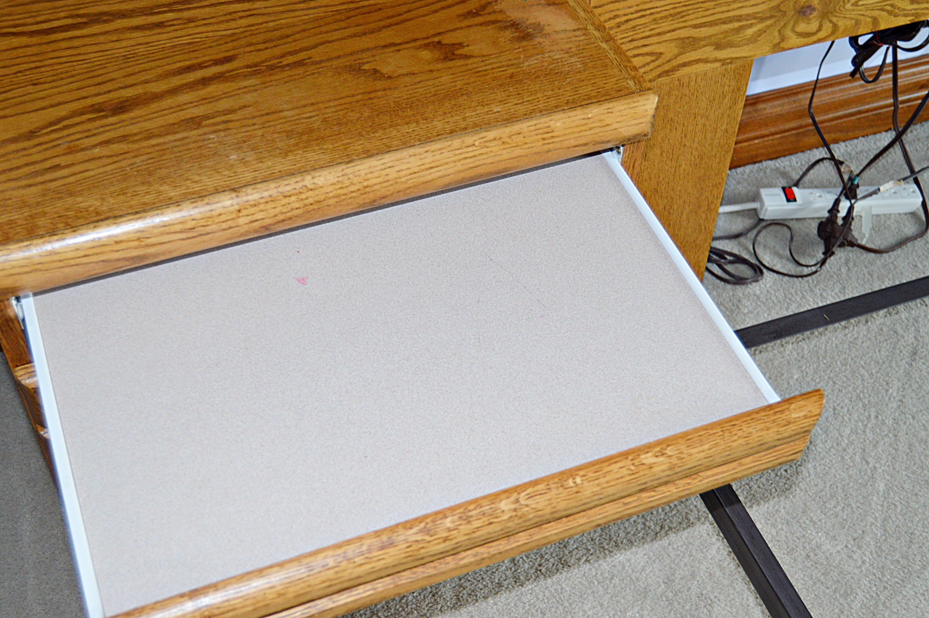 Arbek Oak Queen Bed Ensemble with Pier Cabinets, Light Bridge