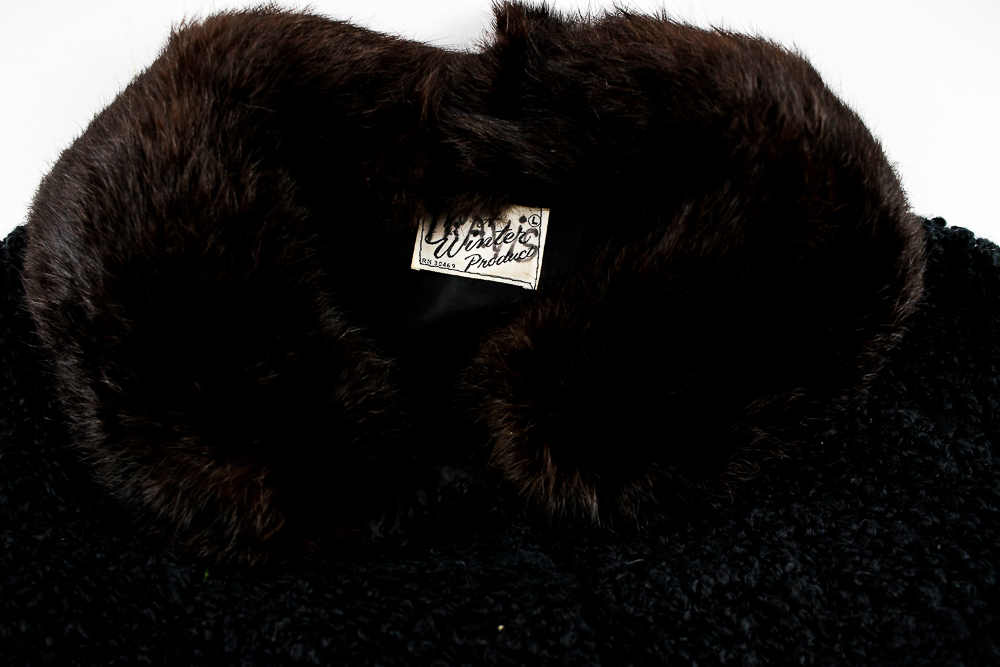 A Winter Product Vintage Jacket with Fur Collar