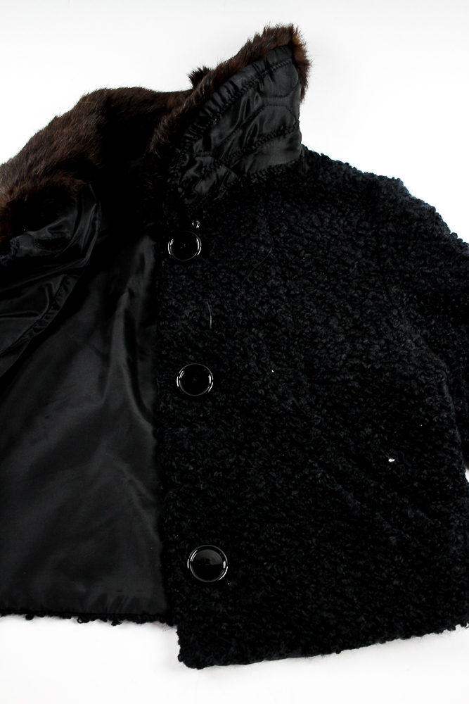 A Winter Product Vintage Jacket with Fur Collar