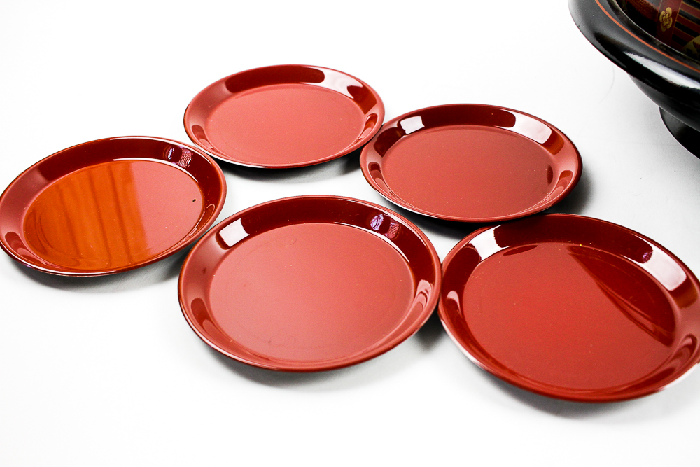 Shaddy Japanese Serveware Centerpiece With a Fan Motif