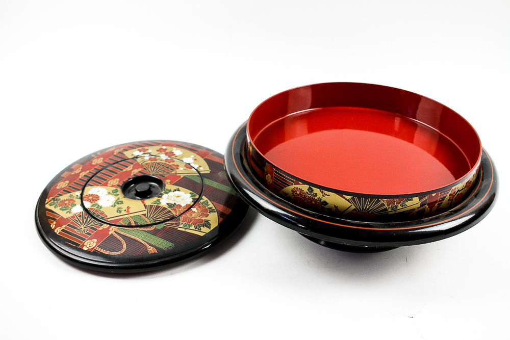 Shaddy Japanese Serveware Centerpiece With a Fan Motif