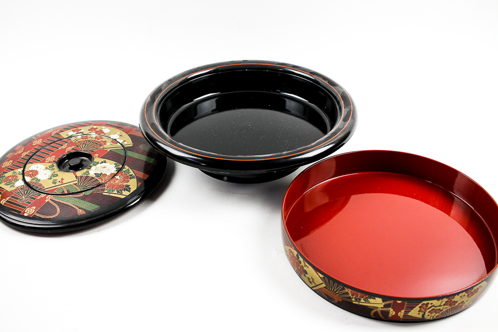 Shaddy Japanese Serveware Centerpiece With a Fan Motif