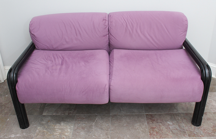 Modern Love Seat With Accent Pillows