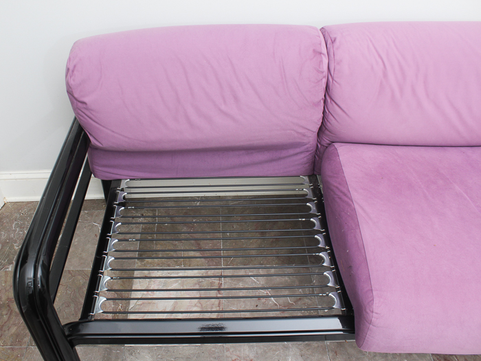 Modern Love Seat With Accent Pillows