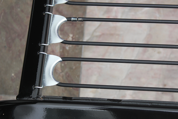 Modern Love Seat With Accent Pillows