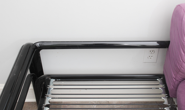 Modern Love Seat With Accent Pillows