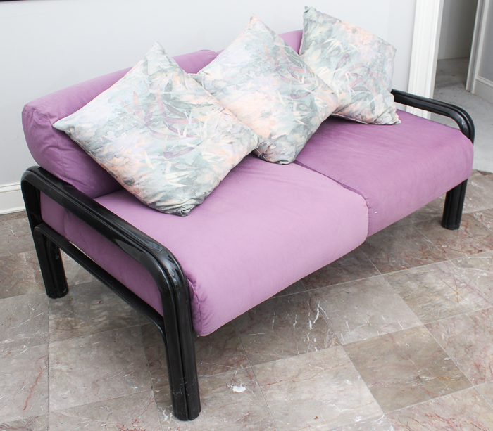 Modern Love Seat With Accent Pillows