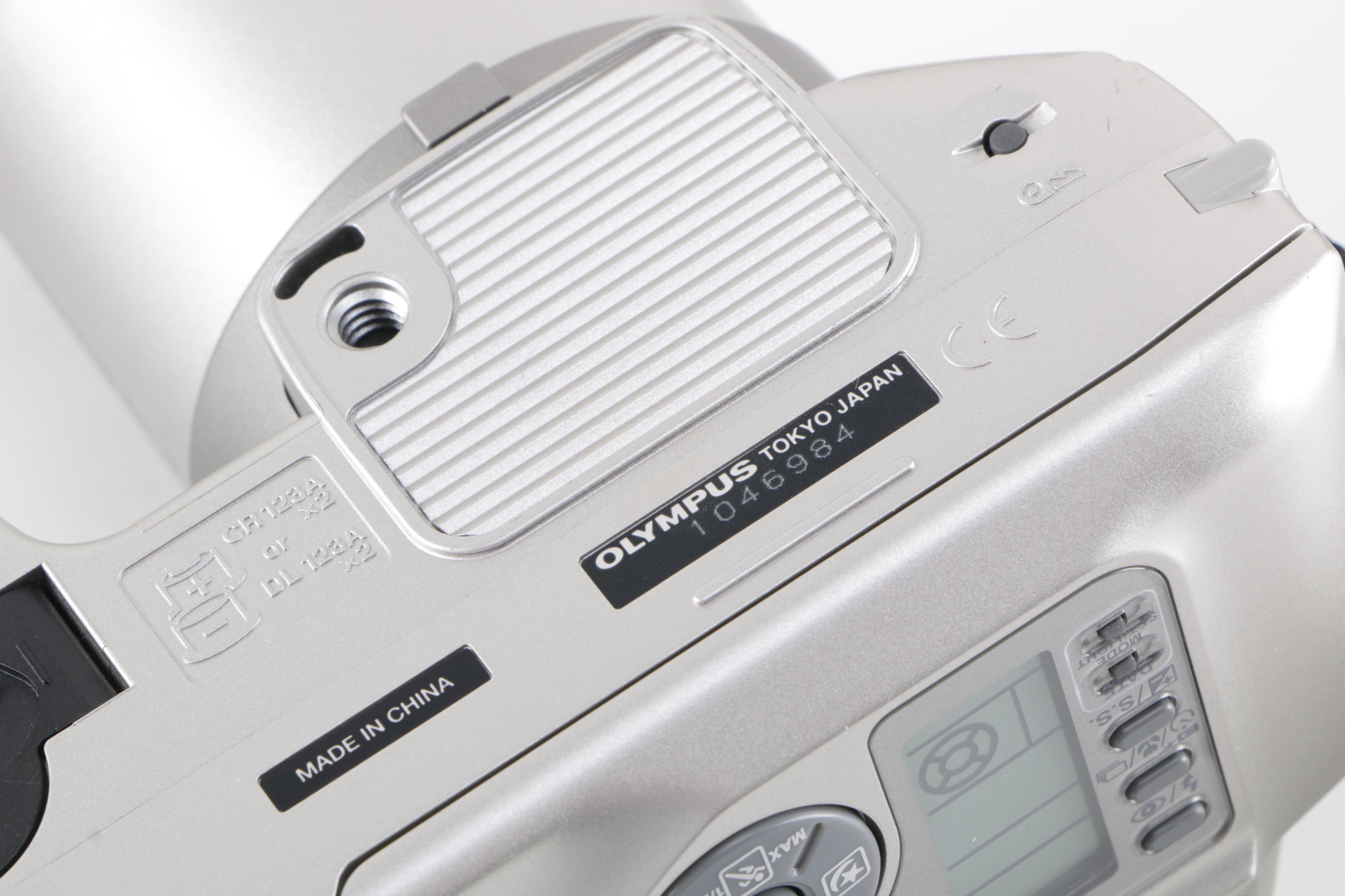 Olympus iS-5 Deluxe Camera