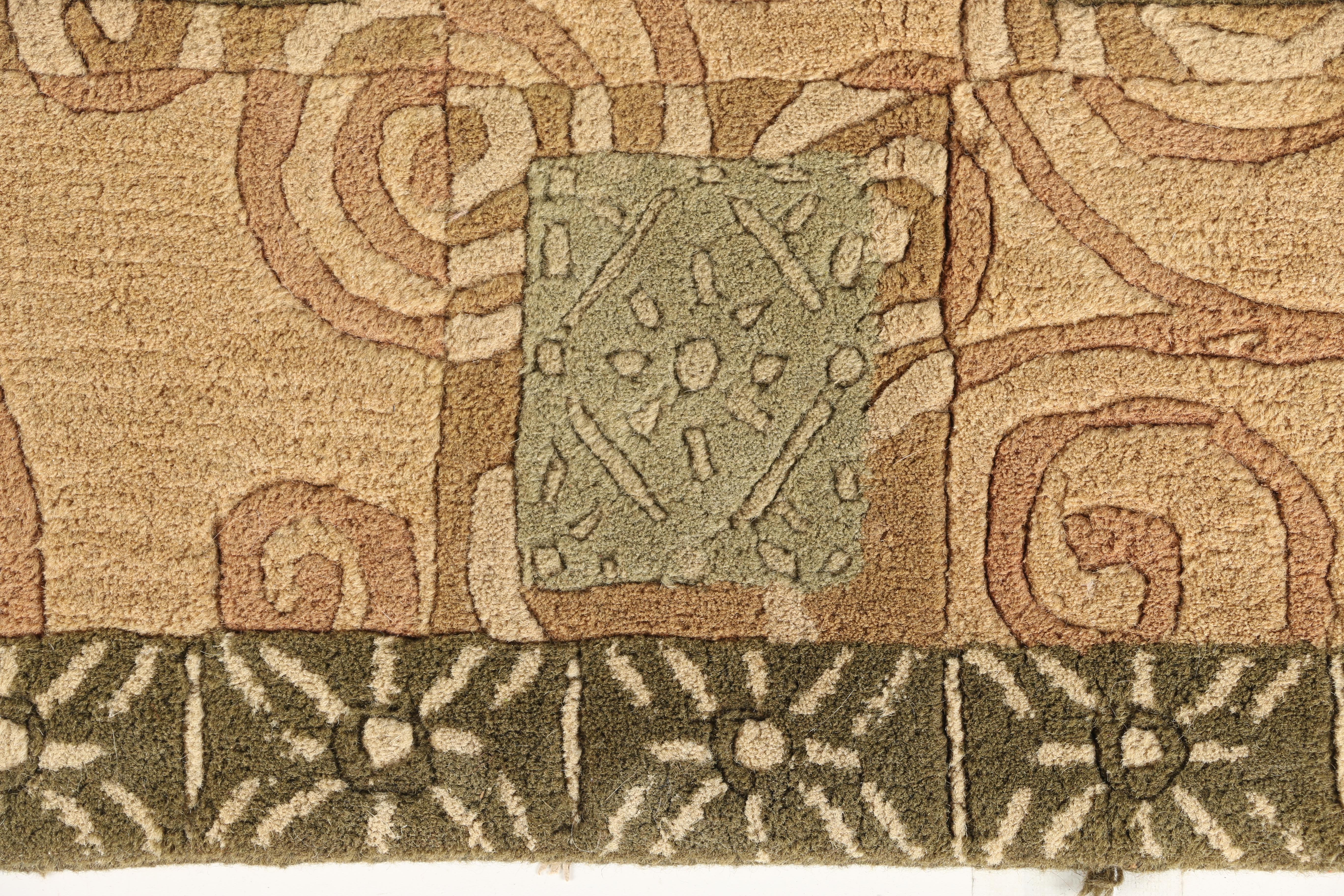 Hand-Tufted Indian Sculpted Indira Collection Area Rug