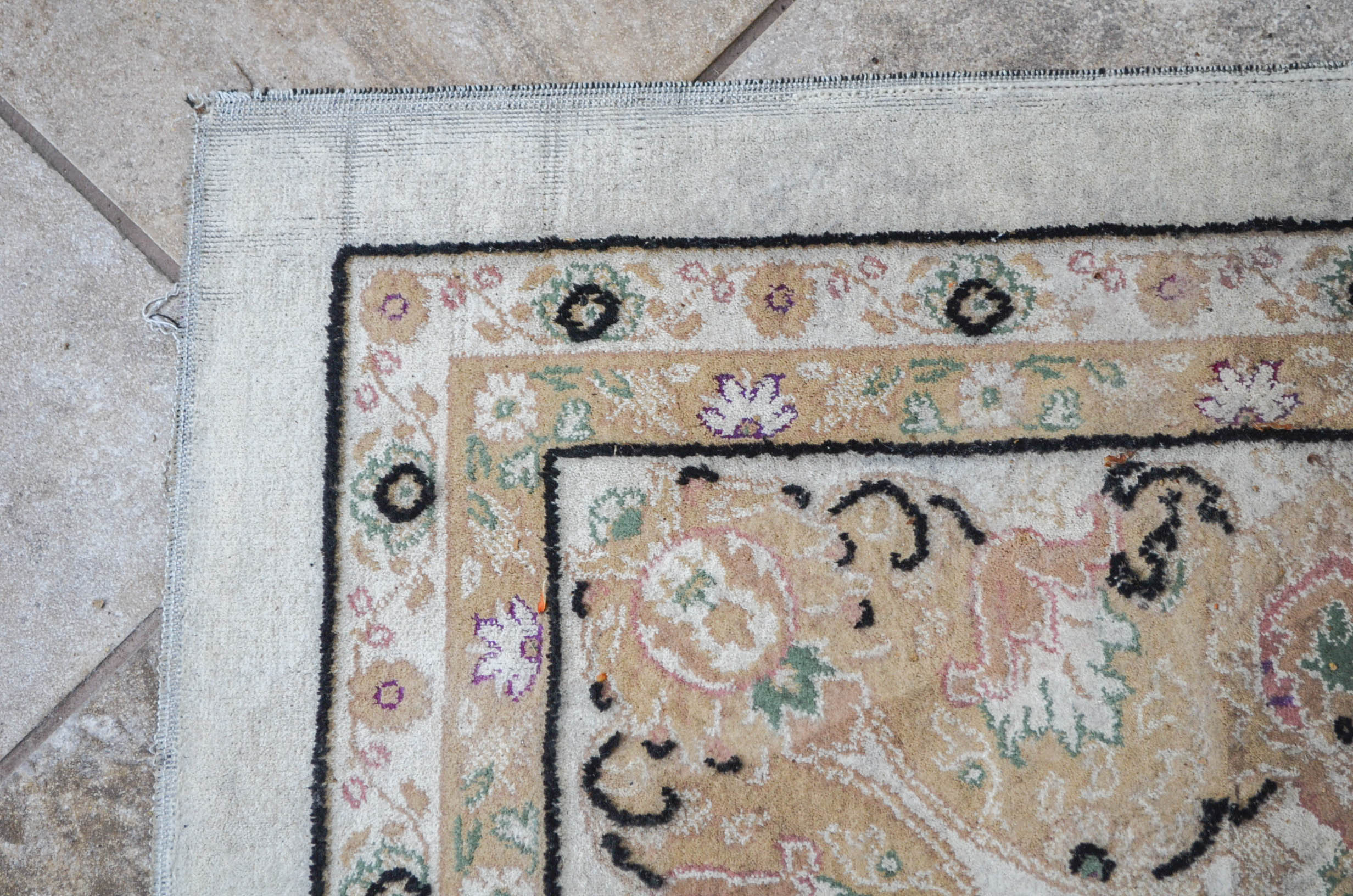 Turkish Couristan "Izmir" Area Rug