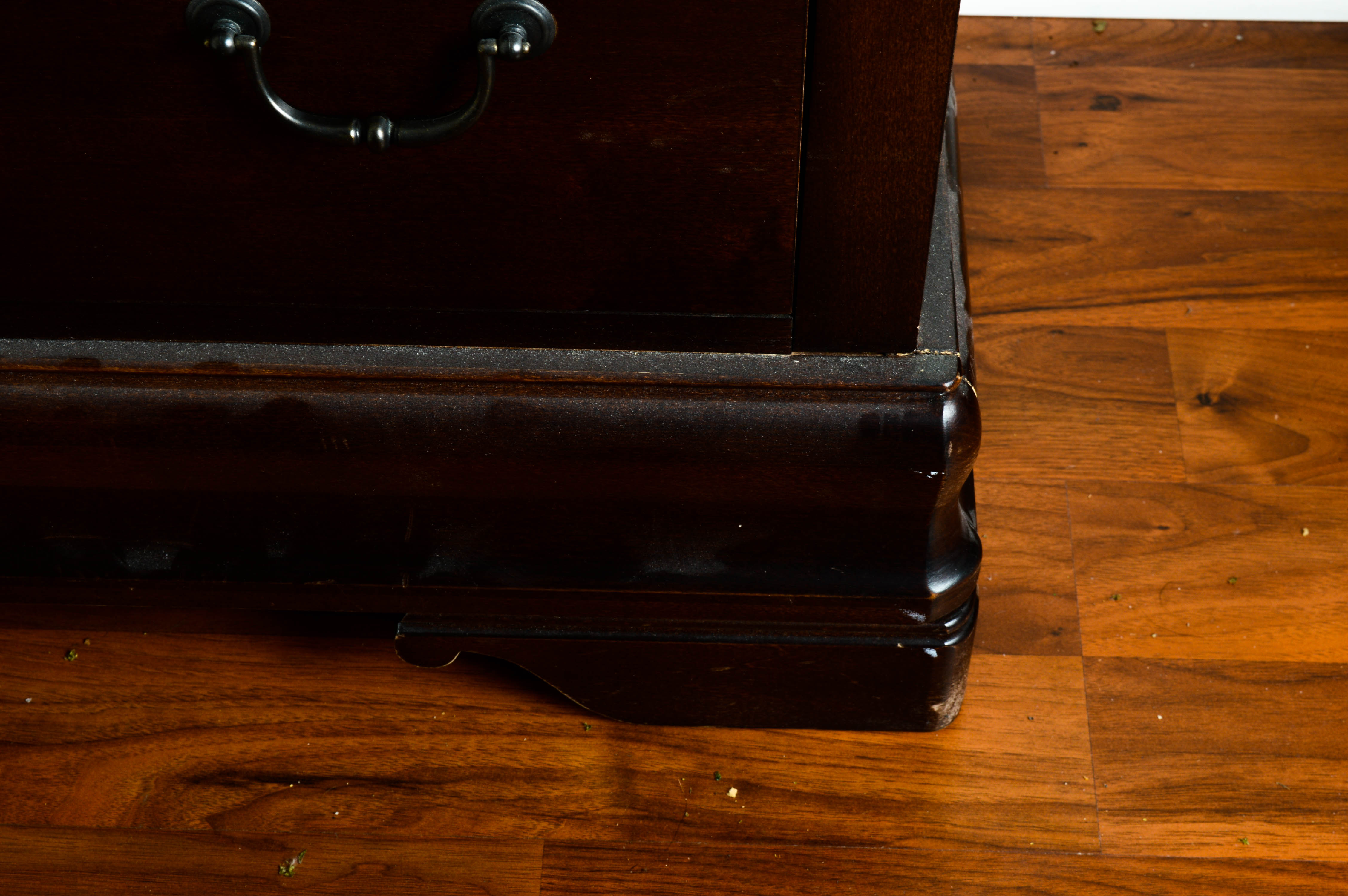 Contemporary Chest of Drawers by Broyhill