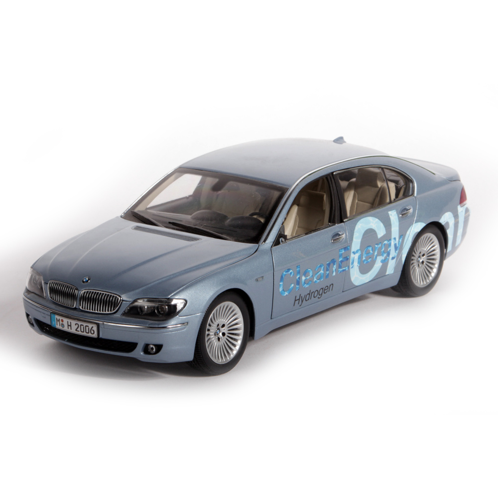 1:18 Scale BMW Hydrogen 7 Die-Cast Car by Kyosho