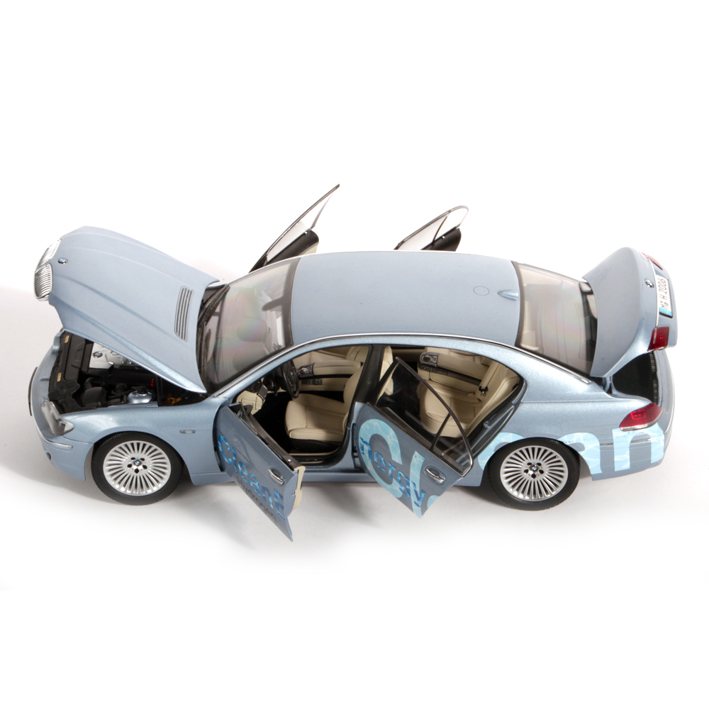 1:18 Scale BMW Hydrogen 7 Die-Cast Car by Kyosho