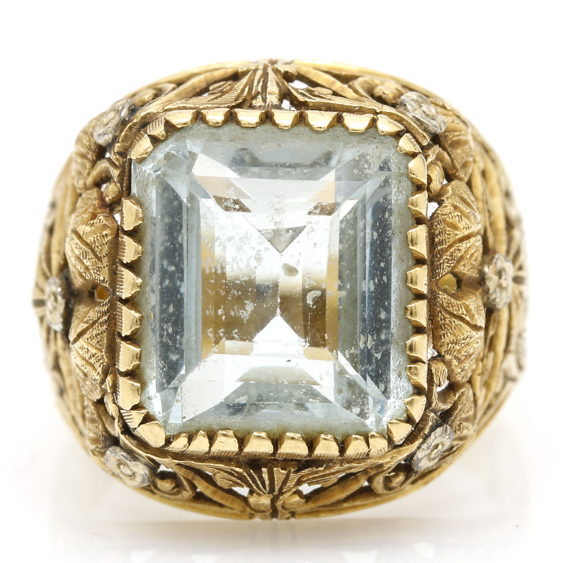 18K Yellow Gold 7.70 CT Aquamarine Foliate Ring