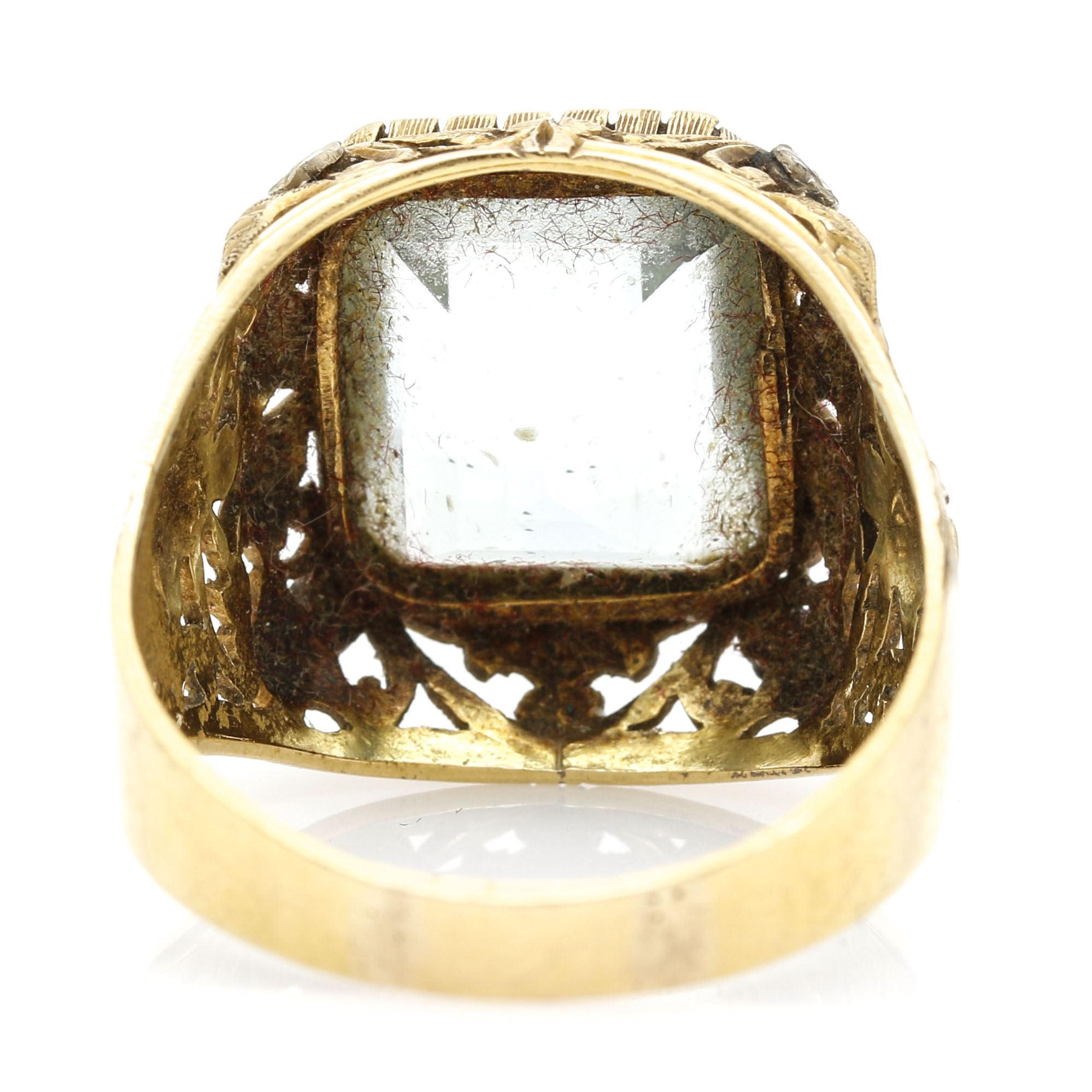 18K Yellow Gold 7.70 CT Aquamarine Foliate Ring