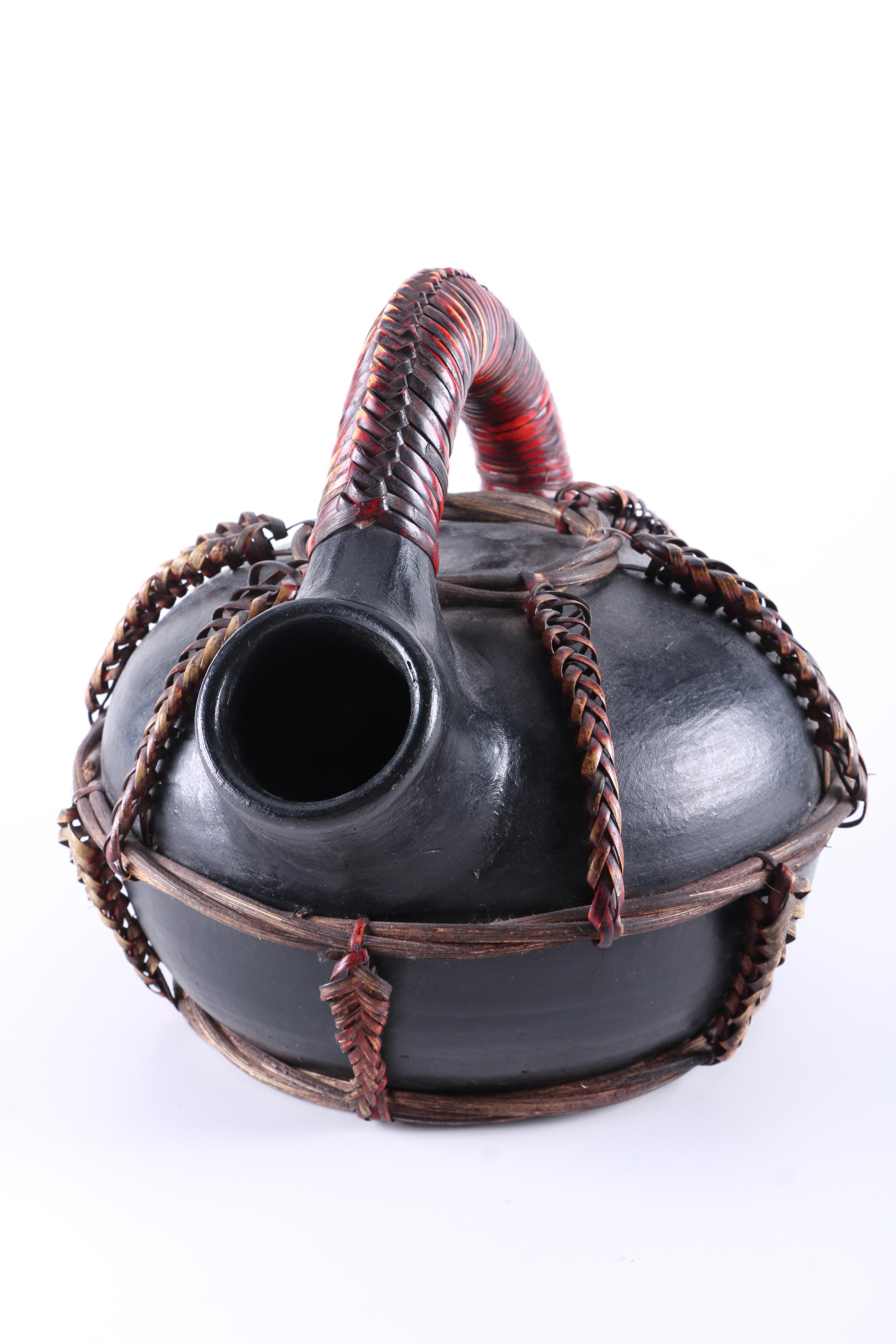 Kettle With Braided Raffia