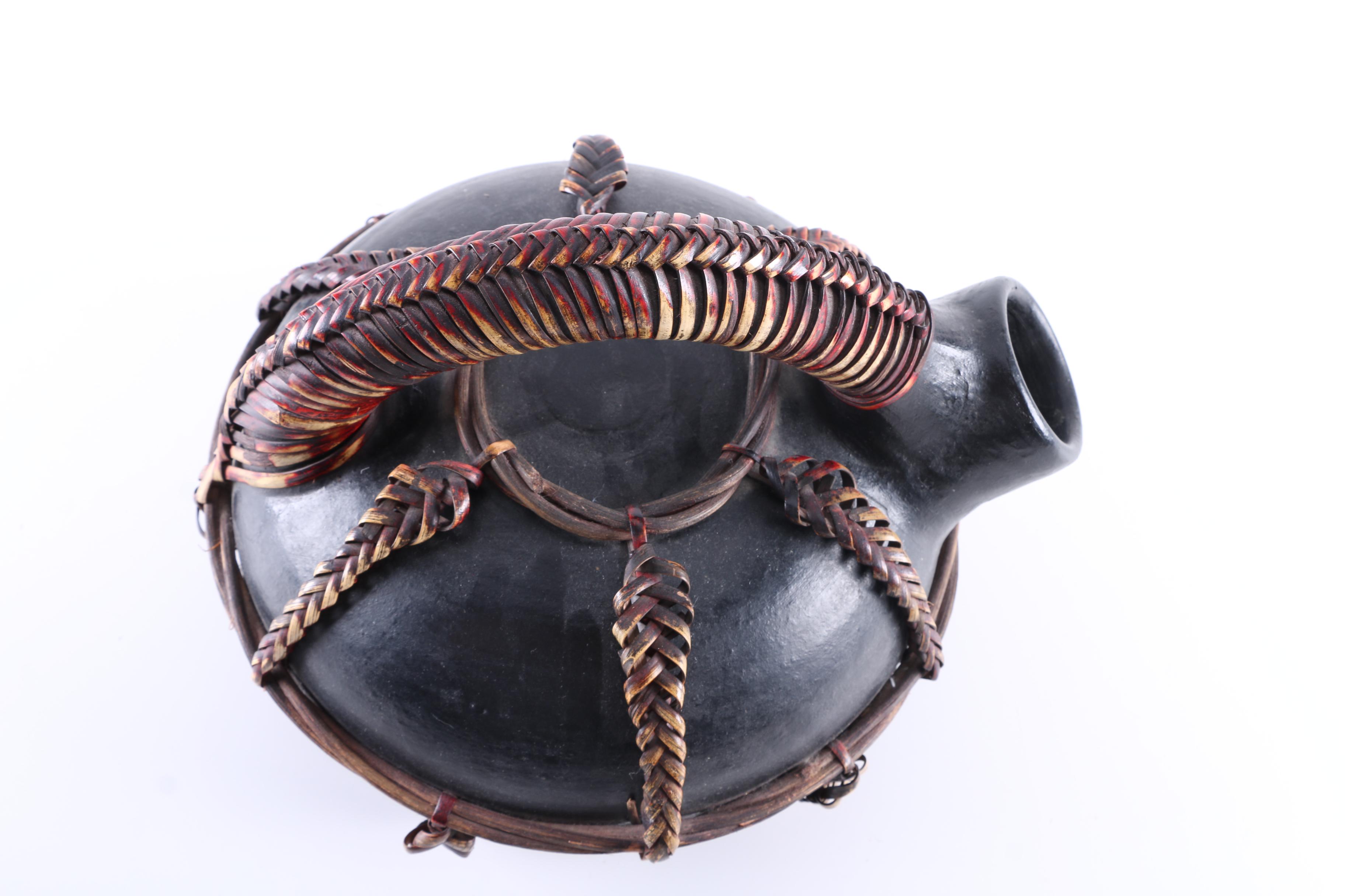 Kettle With Braided Raffia