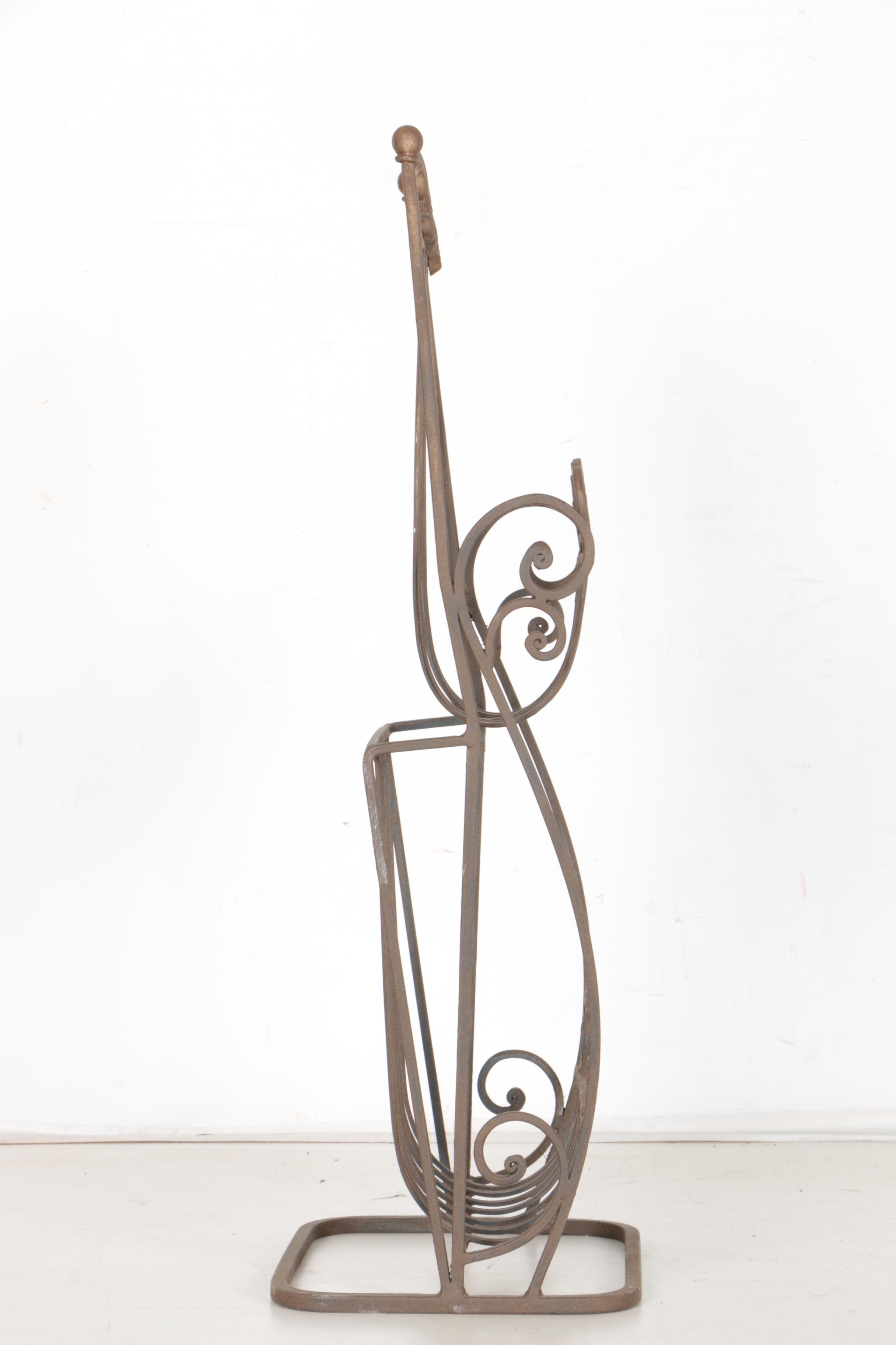 Foldable Corner Étagère and Metal Rack